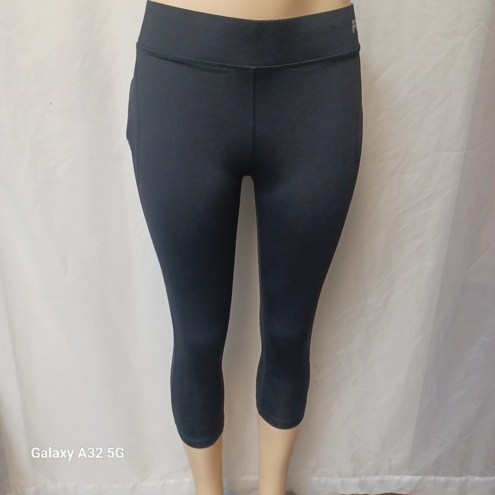 Fila Black Performance Capris Size M